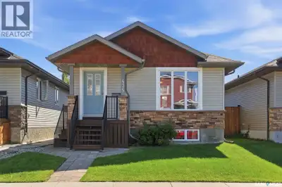 This fantastic raised bungalow in family friendly neighborhood of Hampton Village is fully developed...