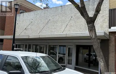 This bright and modern 2,470 sq ft retail space is perfectly positioned in the heart of downtown, of...