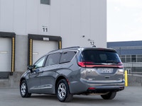 CARGET AUTOMOTIVE is thrilled to offer this 2023 Chrysler Pacifica Limited, a premium family minivan... (image 8)