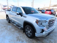 Recent Trade in, 2020 GMC Sierra 1500 SLT, 5.3 L V8 4x4. Comes with leather heated front seats, heat... (image 1)