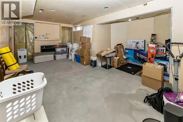 63 Hawkmount Green NW Calgary, Alberta in Houses for Sale in Calgary - Image 31