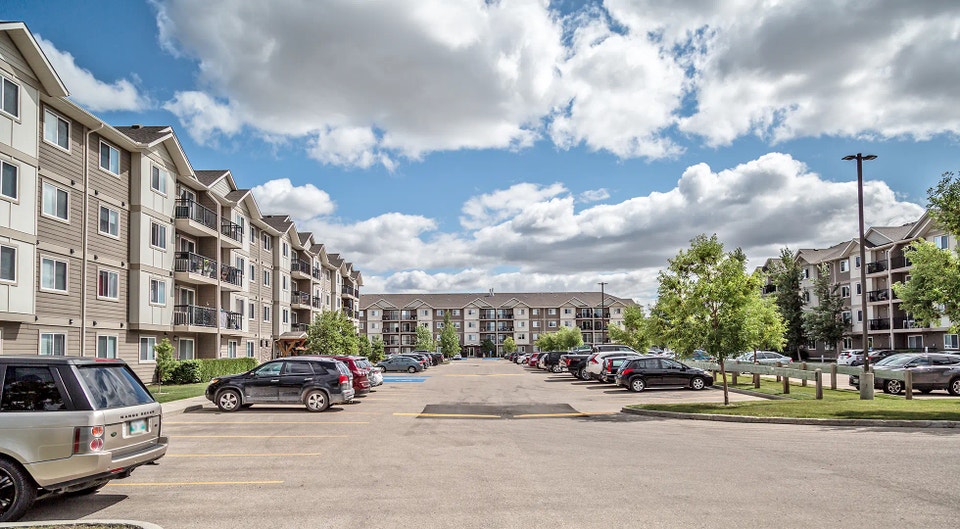 Pet-Friendly Two Bedroom One Bath with In-suite Laundry for Rent 2