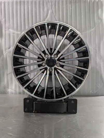 Brand new gloss black, machined face rims for Mercedes Benz Size: 20"x 8.5" & 20"x9.5" Bolt Pattern:...