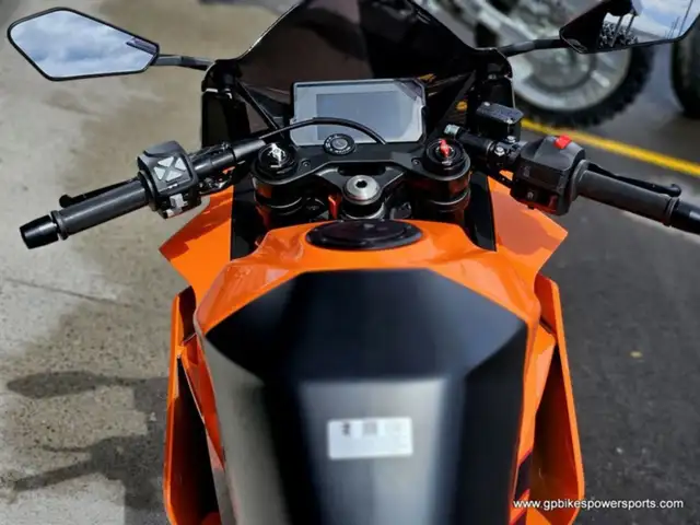2024 KTM RC 390 in Sport Bikes in Oshawa / Durham Region - Image 8