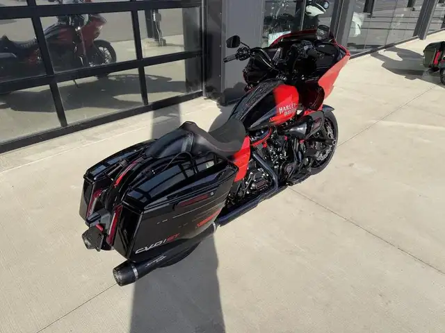 2026 Harley-Davidson FLTRXSTSE - CVO Road Glide ST in Sport Touring in Saskatoon - Image 8