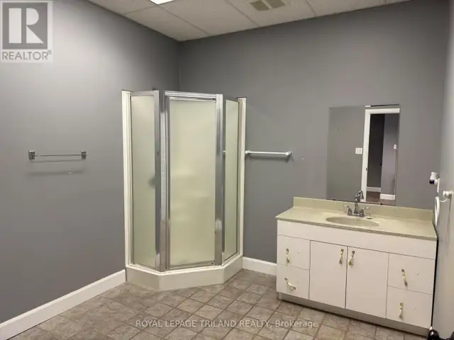 MAIN FLOOR - 656 TALBOT STREET St. Thomas, Ontario in Commercial & Office Space for Rent in London - Image 20