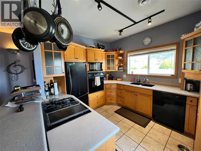 2595 Skaha Lake Road Penticton, British Columbia in Commercial & Office Space for Sale in Penticton - Image 16