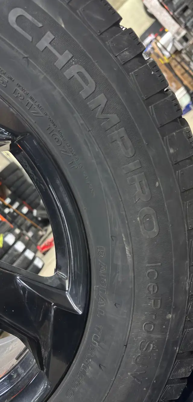 17" Volkswagen Atlas VW Winter Tire Package 245/65/17 Black Rims in Tires & Rims in Markham / York Region - Image 8