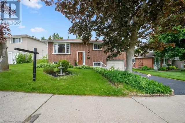 244 WESTWOOD Drive Kitchener, Ontario in Houses for Sale in Kitchener / Waterloo - Image 4