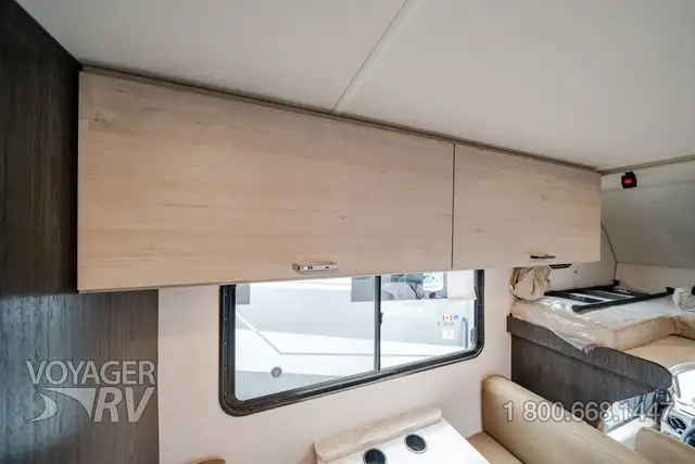 2027 Winnebago Sunflyer 22RS in Travel Trailers & Campers in Kelowna - Image 31