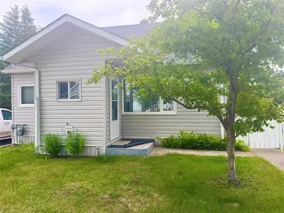 R33//Virden/Located on a quiet street in the Town of Virden, this home is immaculate inside and out!...