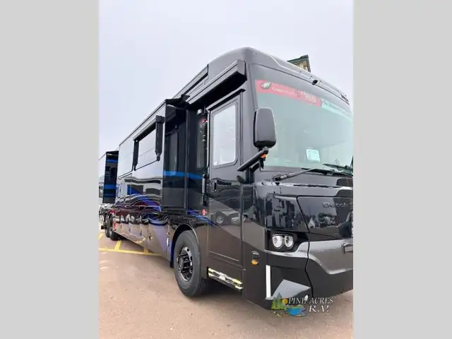 2025 Newmar Dutch Star 4369 Black Out Package in RVs & Motorhomes in Moncton - Image 6