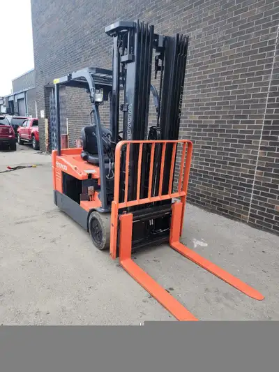 Keywords: used forklift, electric forklift, 3-wheel forklift, Toyota forklift, 4-stage mast, 4,000 l...
