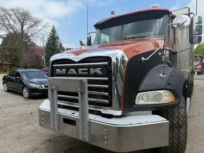 2009 Mack GU813 Tri/A Dump Truck SERIAL#: 1M2AX16C79M007360, 912,135 KM, HOUR METER READS: 19,019,En...