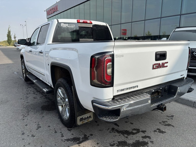2018 GMC Sierra 1500 SLT Premium 4X4 Crew Cab • 5.3L • Sunroof in Cars & Trucks in Calgary - Image 4
