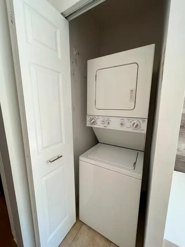 2 bedroom main floor for rent in East York in Long Term Rentals in City of Toronto - Image 6