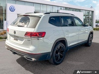 Master every family journey and daily commute in this robust 2023 Volkswagen Atlas Comfortline. Desi... (image 4)