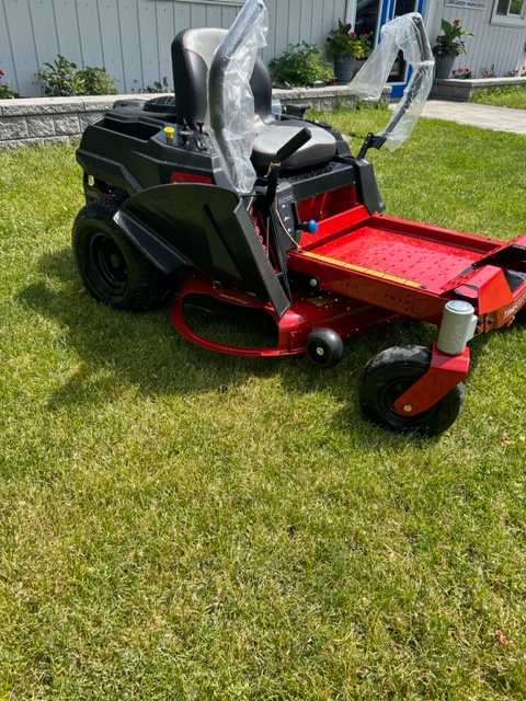 Toro 42" TimeCutter® (77404) Zero Turn Mower in Lawnmowers & Leaf Blowers in Belleville - Image 4