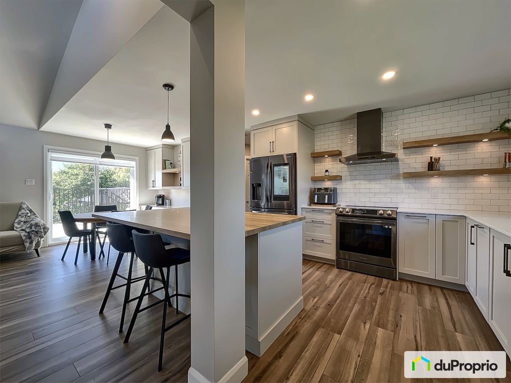 $649,000 - Bungalow for sale in St-Jean-Chrysostome — photo 2
