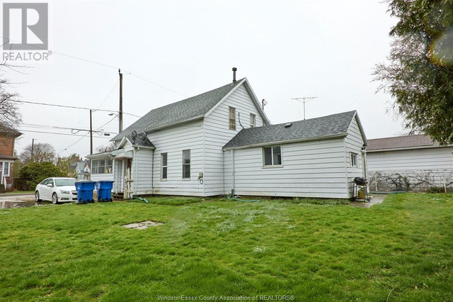 153 ADELAIDE STREET South Chatham, Ontario in Houses for Sale in Chatham-Kent - Image 2