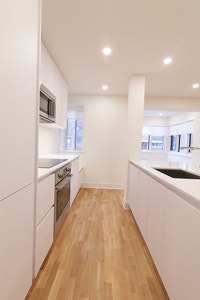 Renovated Akelius two bedroom apartment for rent. Located near Decelles Ave in the Cote-des-Neiges n... (image 7)