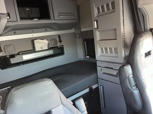 2024 Mack Anthem 64T 70 in Heavy Trucks in Regina - Image 13