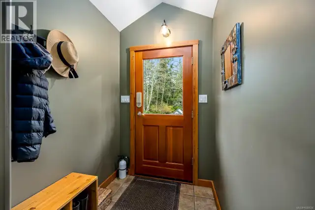 1590 Carrington Bay Rd Whaletown, British Columbia in Houses for Sale in Campbell River - Image 21