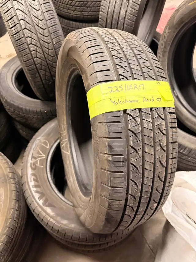 225/65R17	Yokohama	Avid GT  Set of 4 All Season 85% Tread in Tires & Rims in Markham / York Region - Image 2