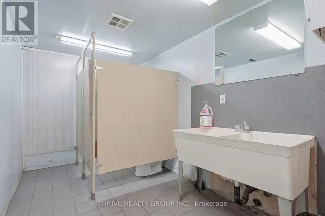 331 NEPTUNE CRESCENT London East (East J), Ontario in Commercial & Office Space for Rent in London - Image 29