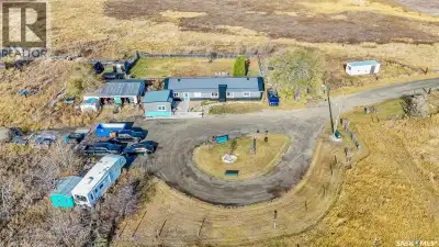 Just 9.5 km west of Saskatoon, this updated 1,586 sq. ft. bungalow offers an incredible opportunity...