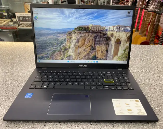 Asus E510 1.1 Ghz 4GB Intel Celeron 64 SSD 15" Laptop in iPads & Tablets in City of Toronto - Image 2
