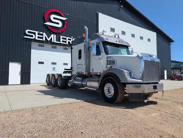 2013 FREIGHTLINER CORONADO 122 SD in Heavy Trucks in Edmonton - Image 4