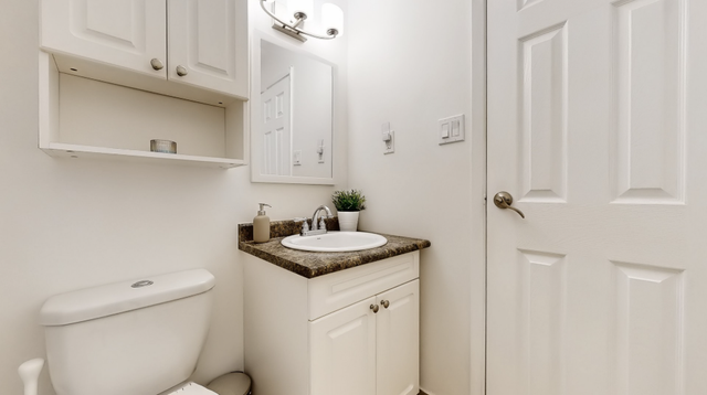 FOR RENT- 3 BED 2 BATH TOWNHOME IN AURORA in Other in Markham / York Region - Image 5