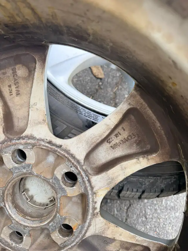 Oem Toyota Rav4 Venza 225/65/17 michelin winter tires 5x114.3 in Tires & Rims in Mississauga / Peel Region - Image 7