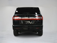 This 2019 Lincoln Navigator Select is a local Ontario vehicle in excellent condition. With its strik... (image 5)