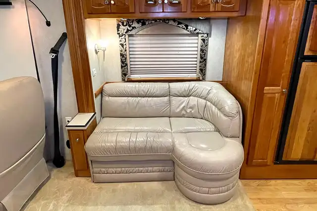 2006 Newmar Dutch Star 4028 – Pre-Owned Class A Motorhome. in RVs & Motorhomes in Red Deer - Image 26