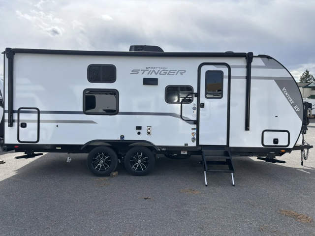 2026 VENTURE SPORTTREK STINGER 222VUD in Travel Trailers & Campers in Kelowna - Image 15