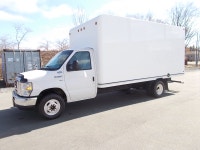 2019 Ford E450 Cube Van 6,2, V8, gas, auto, air, radio 16 ft freight box, roll up door Loading ramp,... (image 1)