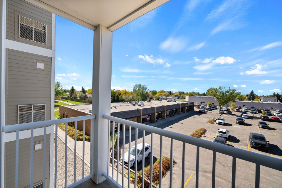 2 Bedroom, 1 Bathroom Apartment for Rent - 5929 Rochdale Bouleva 5