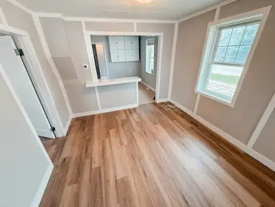 Check out this freshly updated 2 bedroom, 1 bathroom home for rent in Wallaceburg. Fresh painting th...