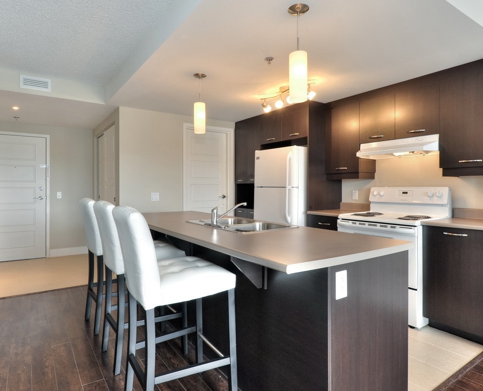 647 Robert Élie — photo 1