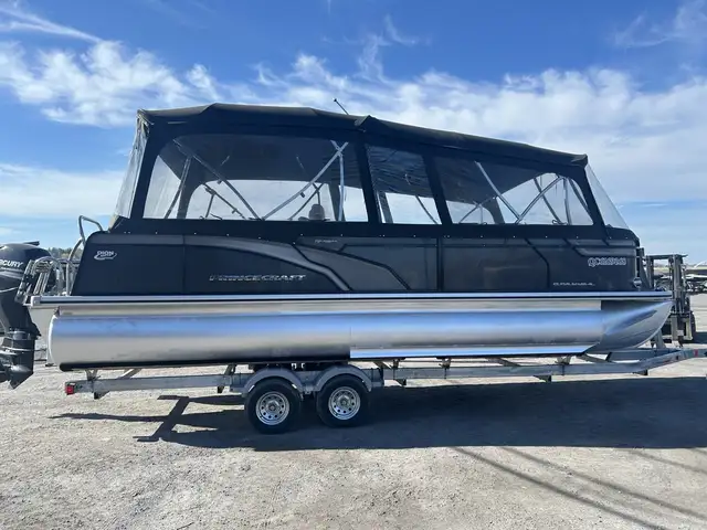 2018 Princecraft QUORUM 25RL in Powerboats & Motorboats in Rimouski / Bas-St-Laurent - Image 10