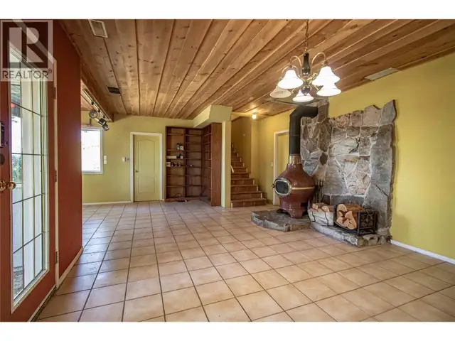2263 Carmi Road Penticton, British Columbia in Houses for Sale in Penticton - Image 31