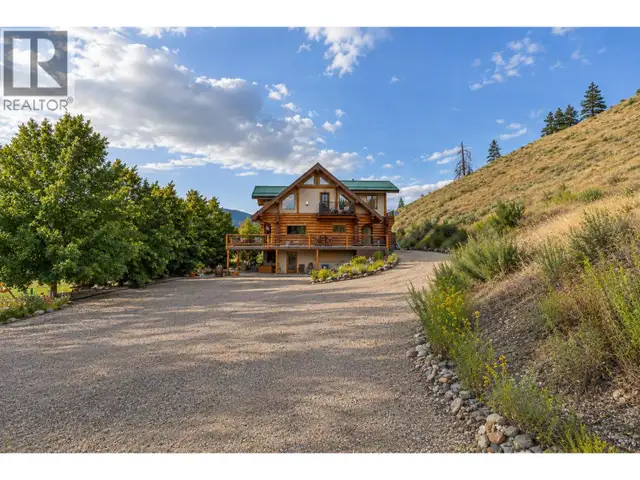 1225 Round Lake Road Armstrong, British Columbia in Houses for Sale in Vernon - Image 5