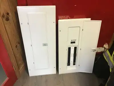 Panneaux électriques de Federal Pioneer. Pour disjoncteurs Stab-lok. Panneaux 200 ampères, 64 espace...