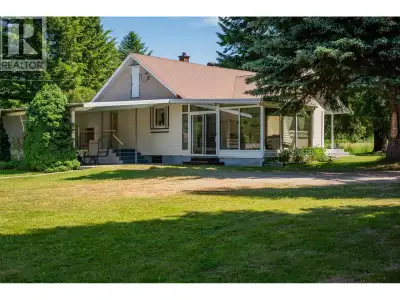 2645 Shoreacres Road – Welcome to this well-maintained 3-bedroom, 2-bathroom home set on a private 2...