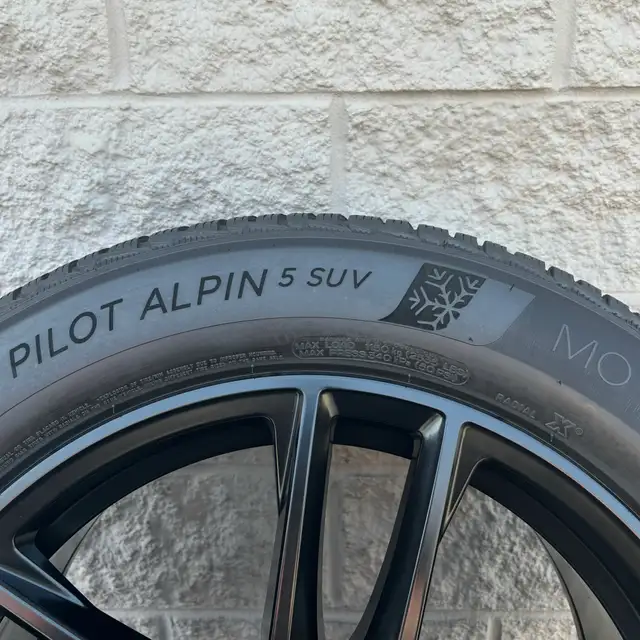 (98%) 4x 275/50R20 Michelin Winters w/ MB G550 / G63 Rims + TPMS in Tires & Rims in City of Toronto - Image 7