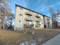 Large 1 Bedroom Unit Close to All Amenities!!