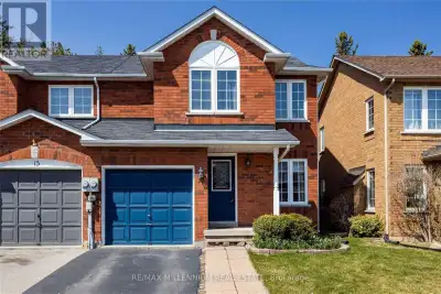 Like A Semi! Beautiful Immaculate Rare 3+1 Bdrm End Unit Freehold In The Heart Of Milton. Lovely Fam...