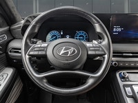 *Leather Seats!* With its impressive features list, awesome SUV capability, and luxury interior, thi... (image 7)